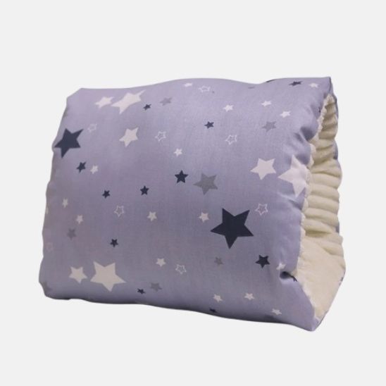 coussin-d-allaitement-violet-pour-une-bonne-posture-de-bebe