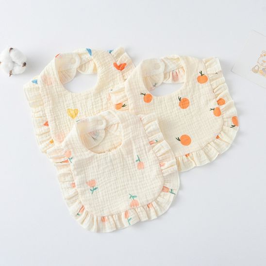 bavoir-bebe-en-dentelle-cœur-fleur-et-orange-jaune